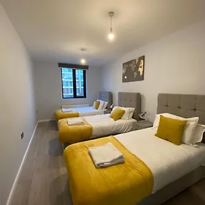london-heathrow-serviced-apartments-bath-road-by-riis-property.brighton-hotels-england.com/