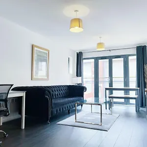 Comfort Seaside Two-bedroom Apt Apartment